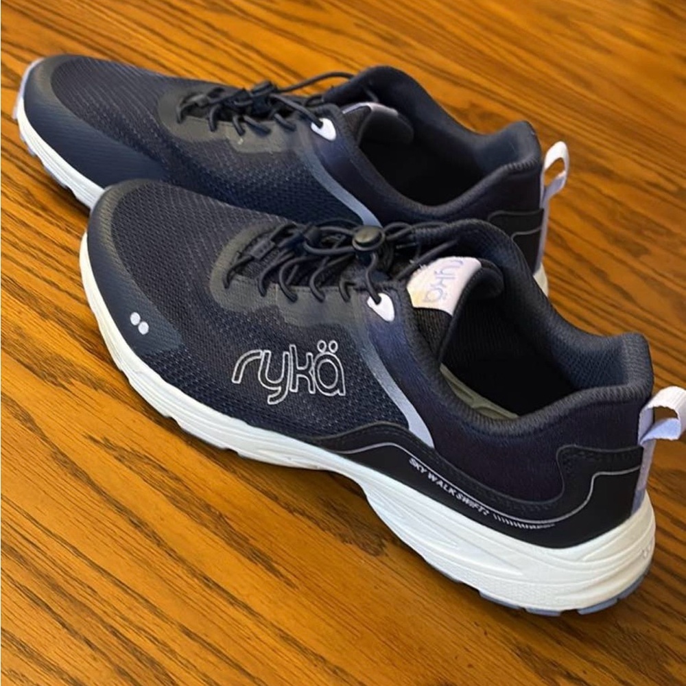 Women Sz 9 Ryka Memory Foam Bungee Walking
Sneakers Sky Walk Swift Academy, Blue